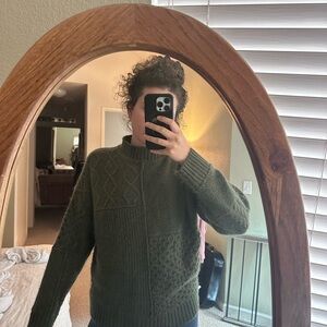 American Eagle Outfitters Women’s Dark Green Crewneck Sweater (Size M)